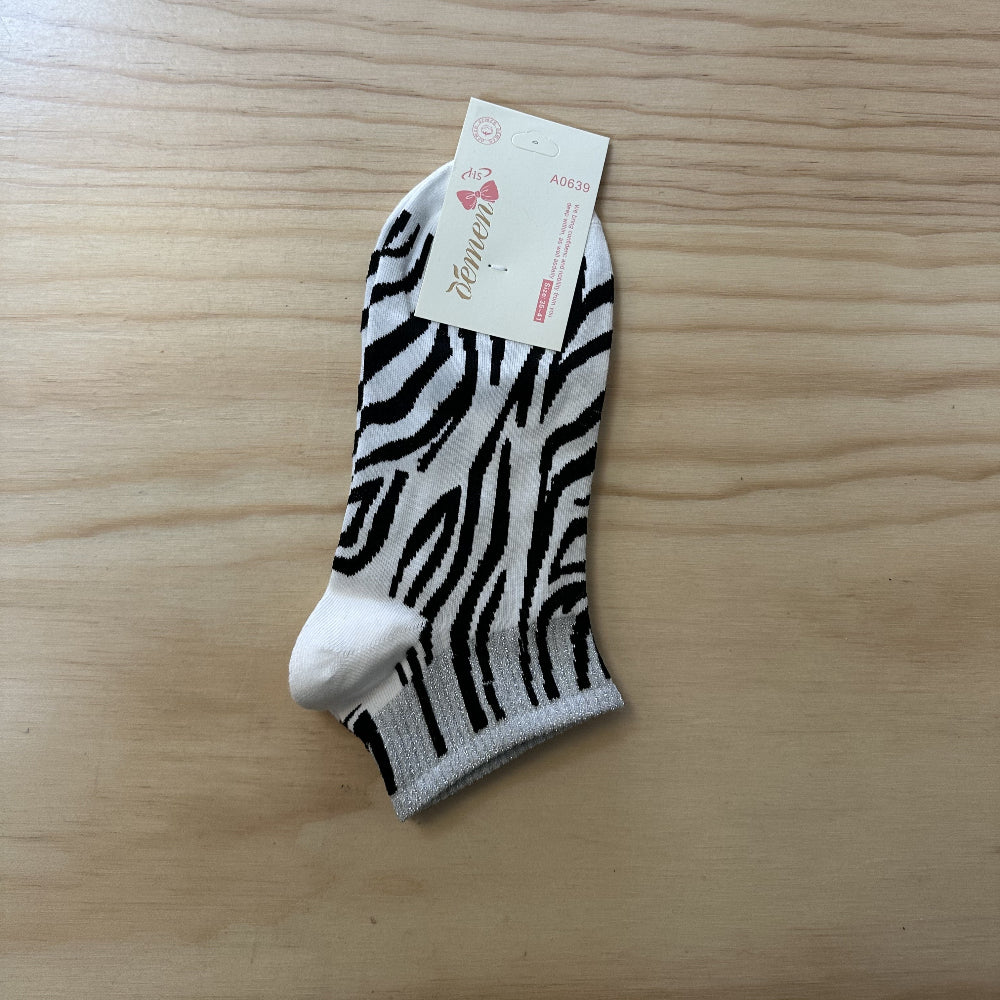 Zebrastribede strømper