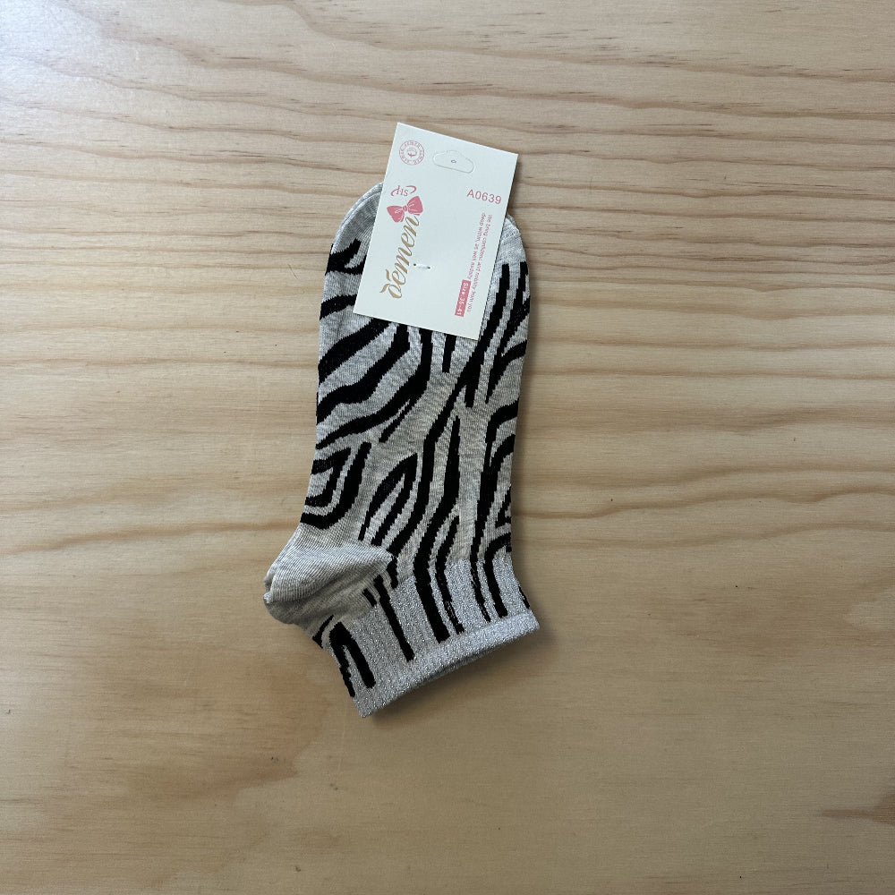 Zebrastribede strømper