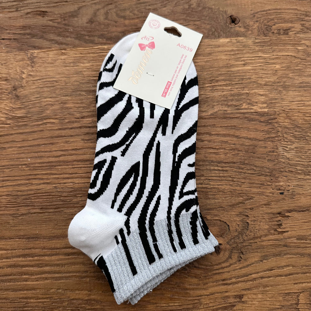 Zebrastribede strømper