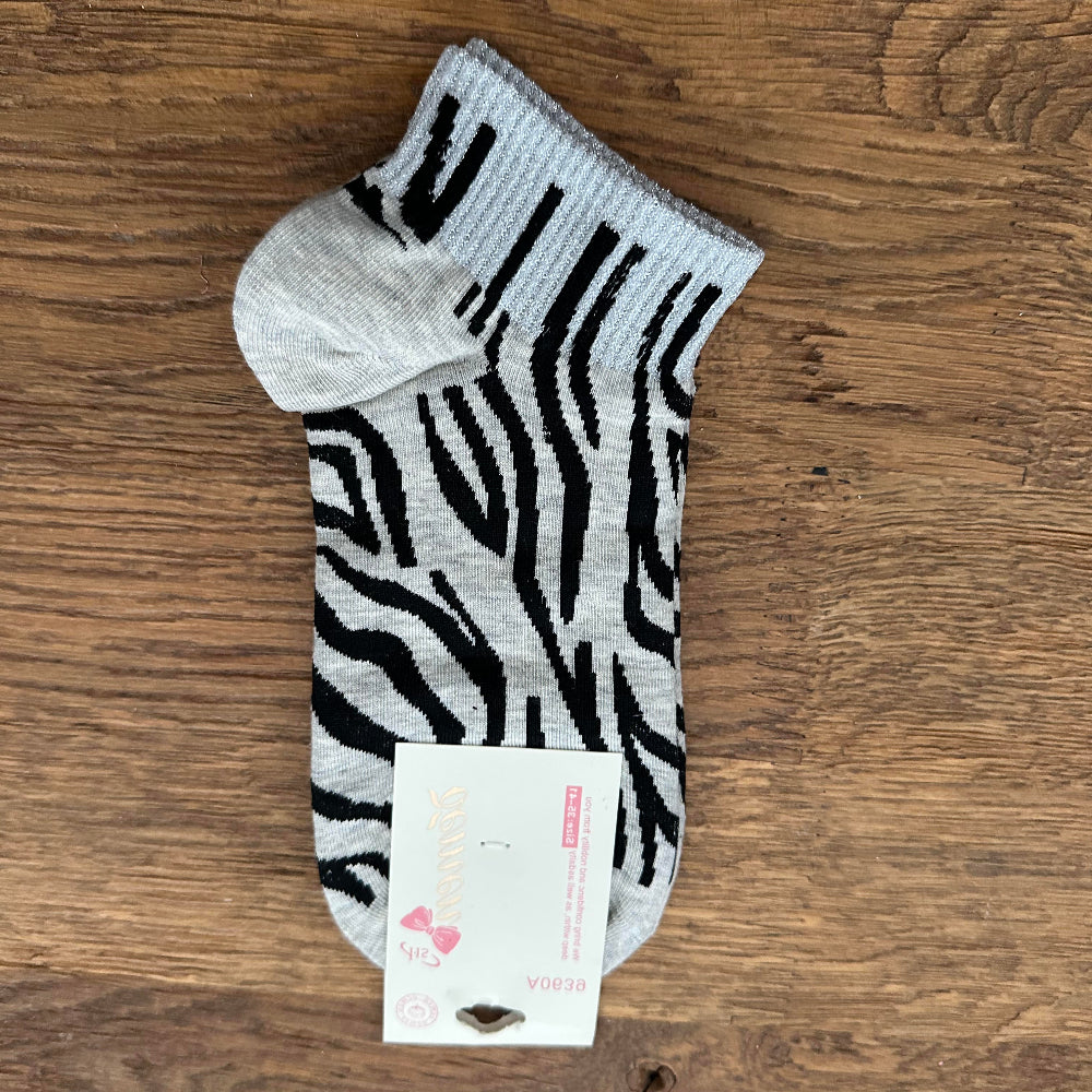 Zebrastribede strømper